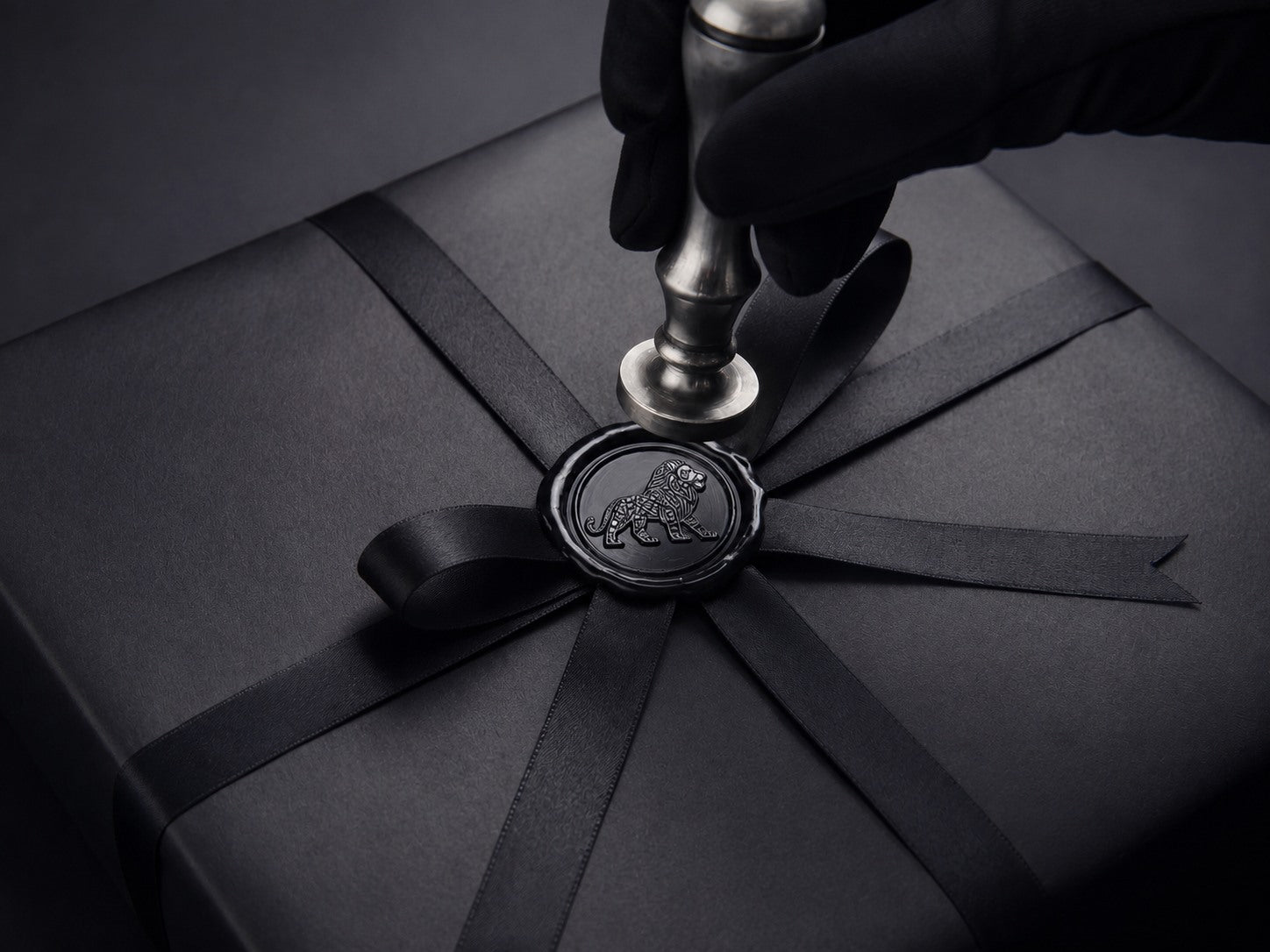 The House seal being pressed to complete the presentation ritual
